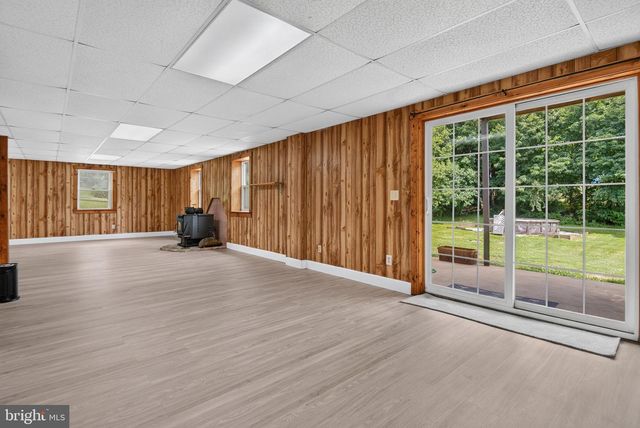 69 GILBERT RD, Red Lion, PA 17356