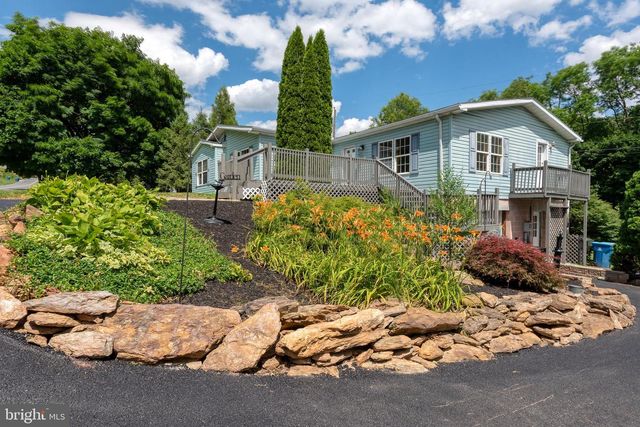 69 GILBERT RD, Red Lion, PA 17356