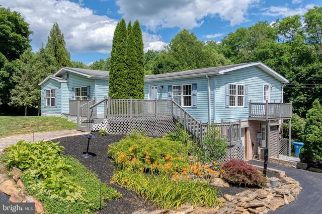 69 GILBERT RD, Red Lion, PA 17356