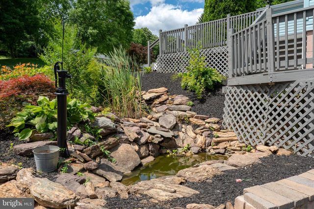 69 GILBERT RD, Red Lion, PA 17356