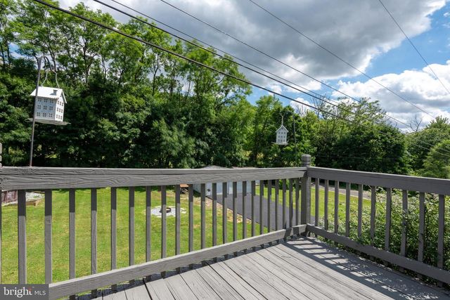 69 GILBERT RD, Red Lion, PA 17356