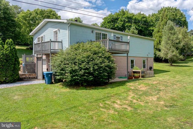 69 GILBERT RD, Red Lion, PA 17356