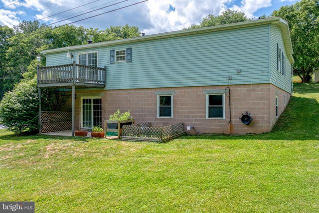 69 GILBERT RD, Red Lion, PA 17356