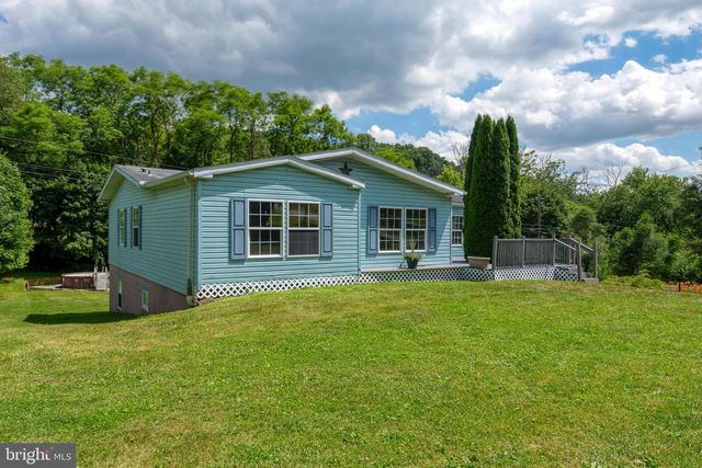 69 GILBERT RD, Red Lion, PA 17356