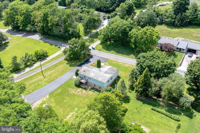 69 GILBERT RD, Red Lion, PA 17356