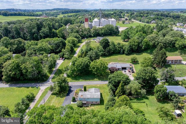 69 GILBERT RD, Red Lion, PA 17356