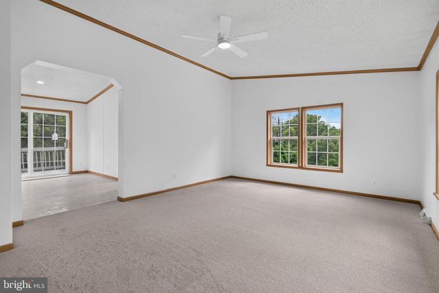 69 GILBERT RD, Red Lion, PA 17356