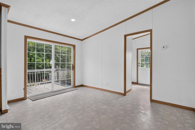 69 GILBERT RD, Red Lion, PA 17356