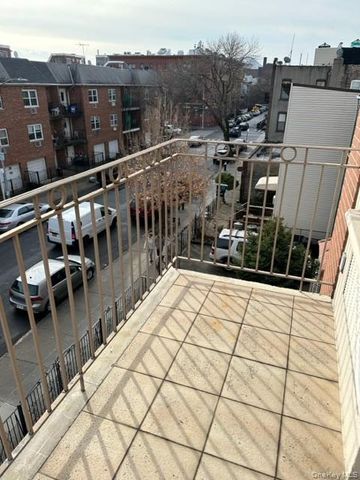 2580 38th Street 7, Astoria, NY 11103