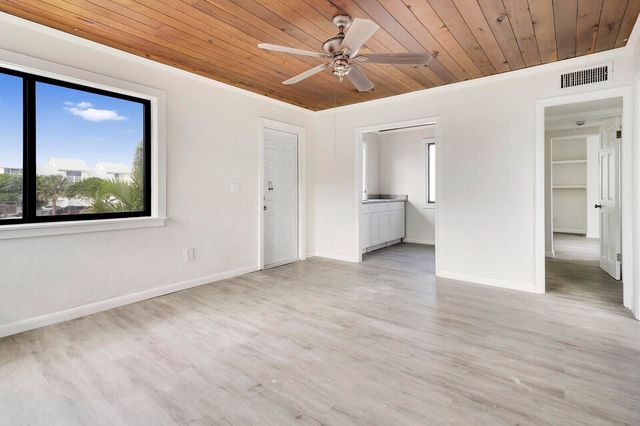 652 Hernando Street E, Fort Pierce, FL 34949