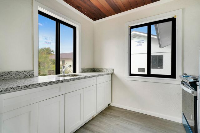 652 Hernando Street E, Fort Pierce, FL 34949