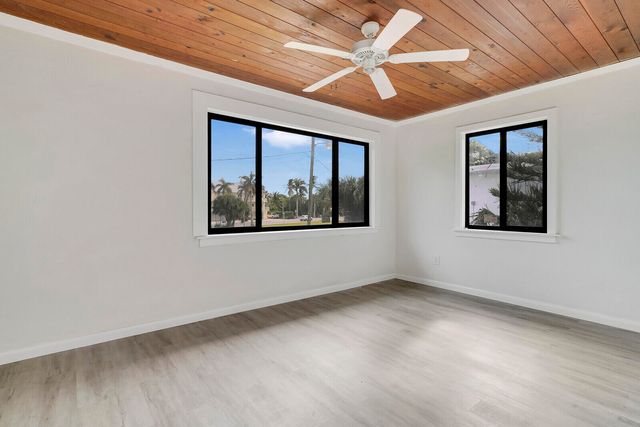 652 Hernando Street E, Fort Pierce, FL 34949