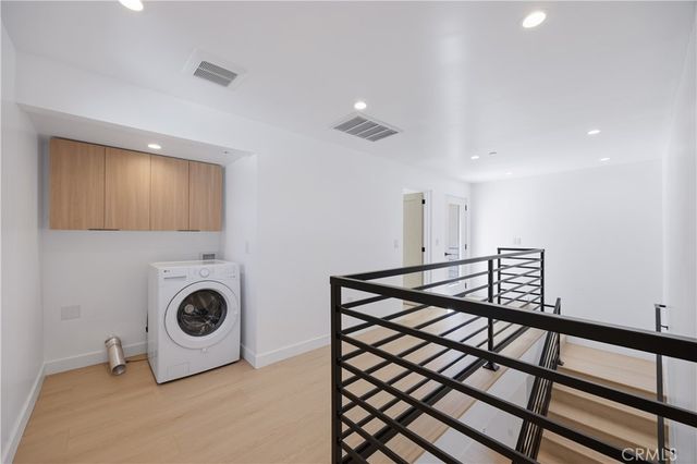 7702 Lasaine Avenue, Northridge, CA 91325
