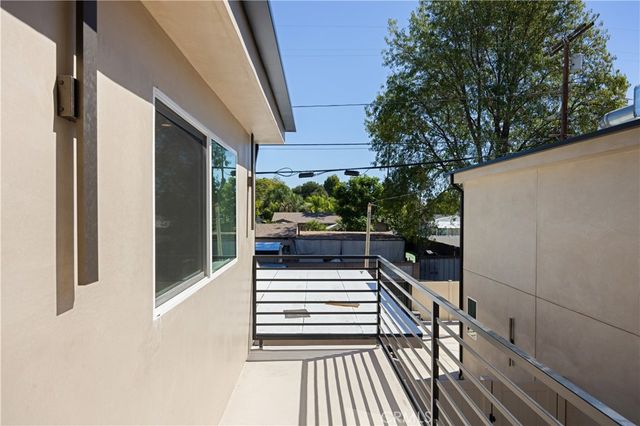 7702 Lasaine Avenue, Northridge, CA 91325