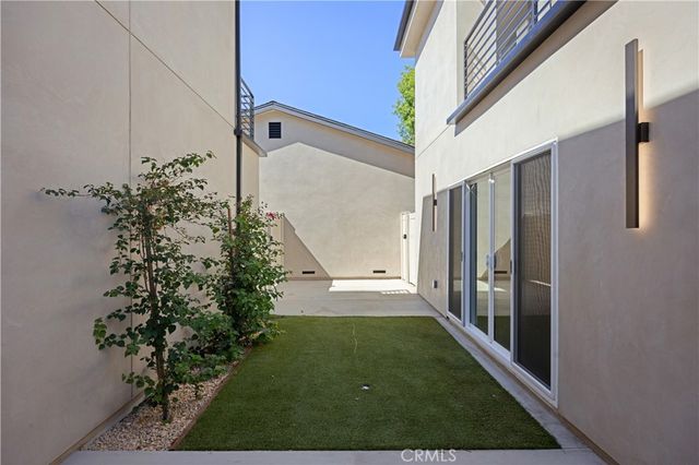7702 Lasaine Avenue, Northridge, CA 91325