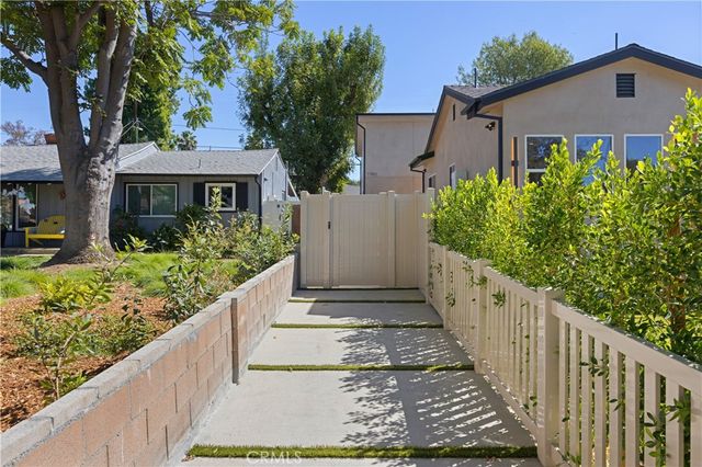 7702 Lasaine Avenue, Northridge, CA 91325
