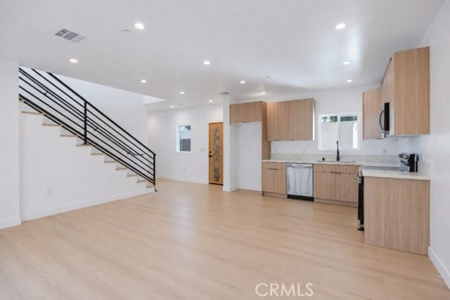 7702 Lasaine Avenue, Northridge, CA 91325