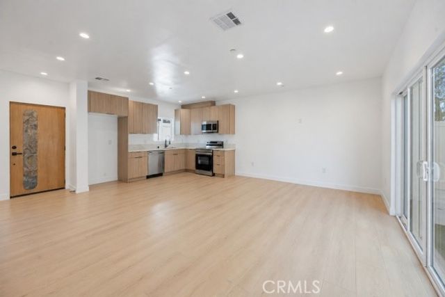 7702 Lasaine Avenue, Northridge, CA 91325
