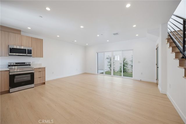 7702 Lasaine Avenue, Northridge, CA 91325