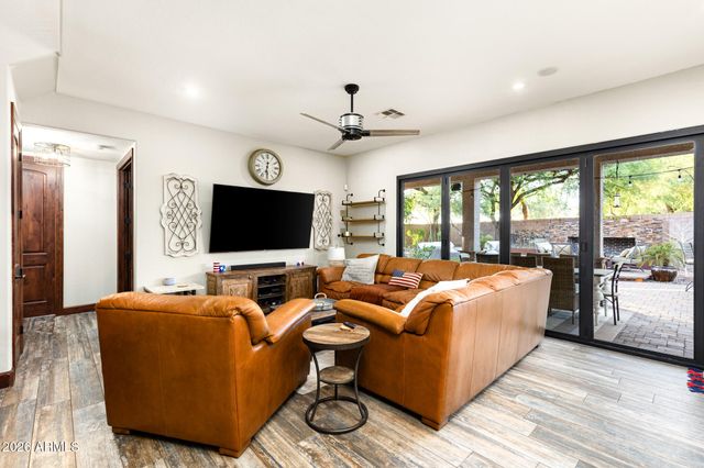 4008 E LARIAT Lane, Phoenix, AZ 85050