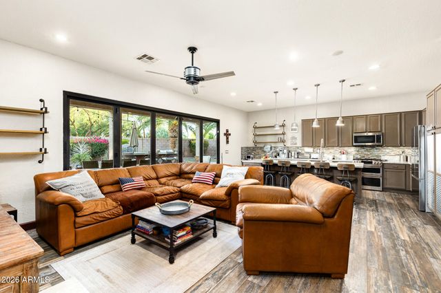4008 E LARIAT Lane, Phoenix, AZ 85050