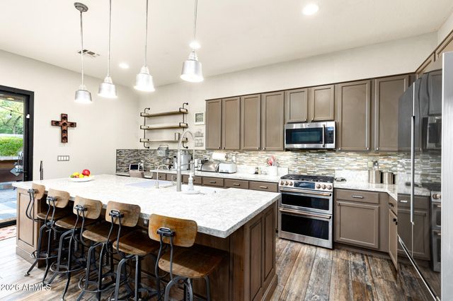 4008 E LARIAT Lane, Phoenix, AZ 85050