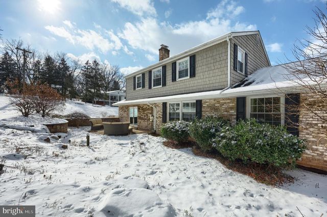 2180 BLENHEIM CT, York, PA 17403