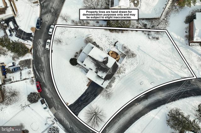 2180 BLENHEIM CT, York, PA 17403