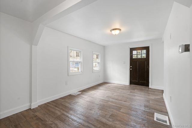 637 Violet Avenue, Hyde Park, NY 12538