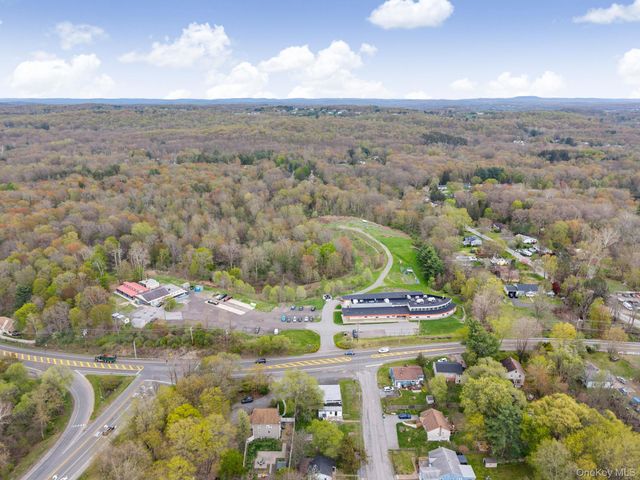 637 Violet Avenue, Hyde Park, NY 12538