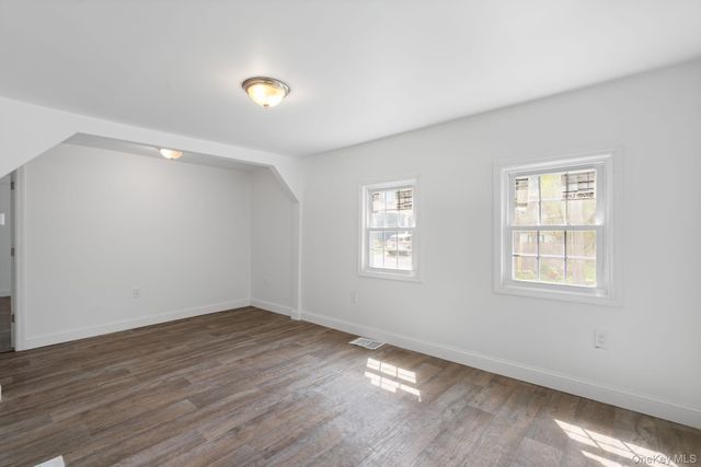 637 Violet Avenue, Hyde Park, NY 12538