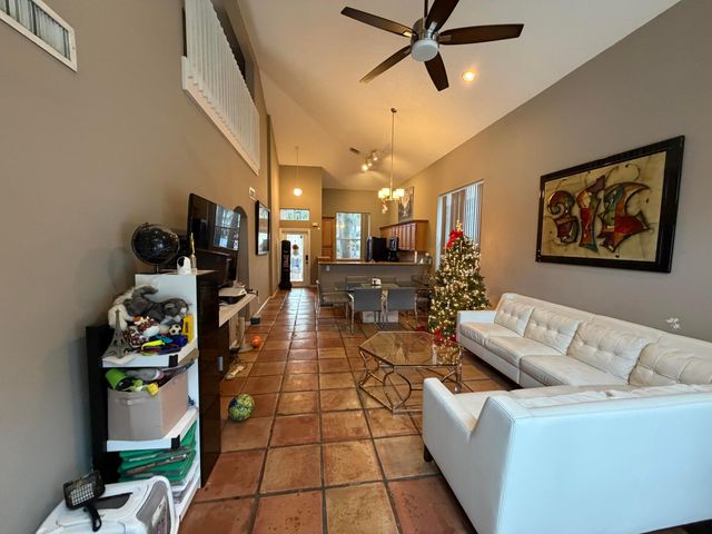 5655 LA QUINTA Court, Lake Worth, FL 33463