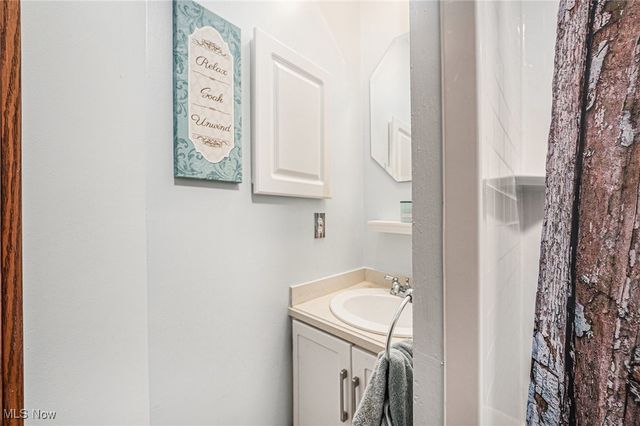 7032 Reed Road, Conneaut, OH 44030
