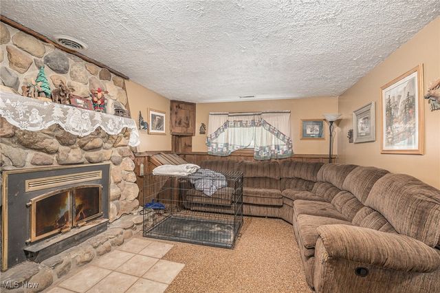 7032 Reed Road, Conneaut, OH 44030
