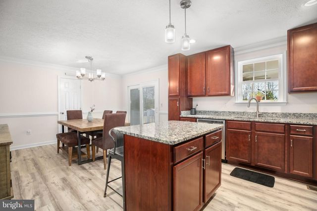 8515 FOUNDRY RUN DR, Fredericksburg, VA 22408