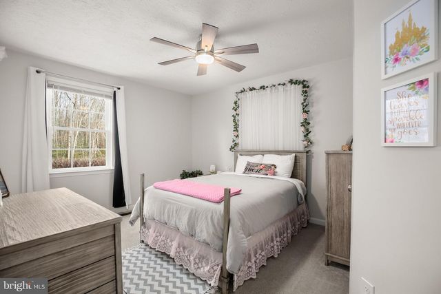 8515 FOUNDRY RUN DR, Fredericksburg, VA 22408