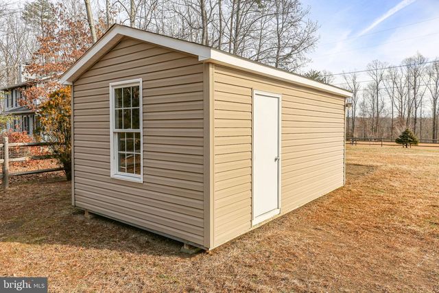 8515 FOUNDRY RUN DR, Fredericksburg, VA 22408