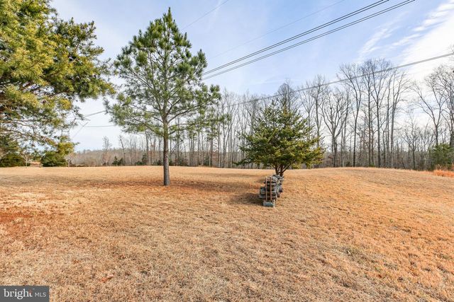 8515 FOUNDRY RUN DR, Fredericksburg, VA 22408