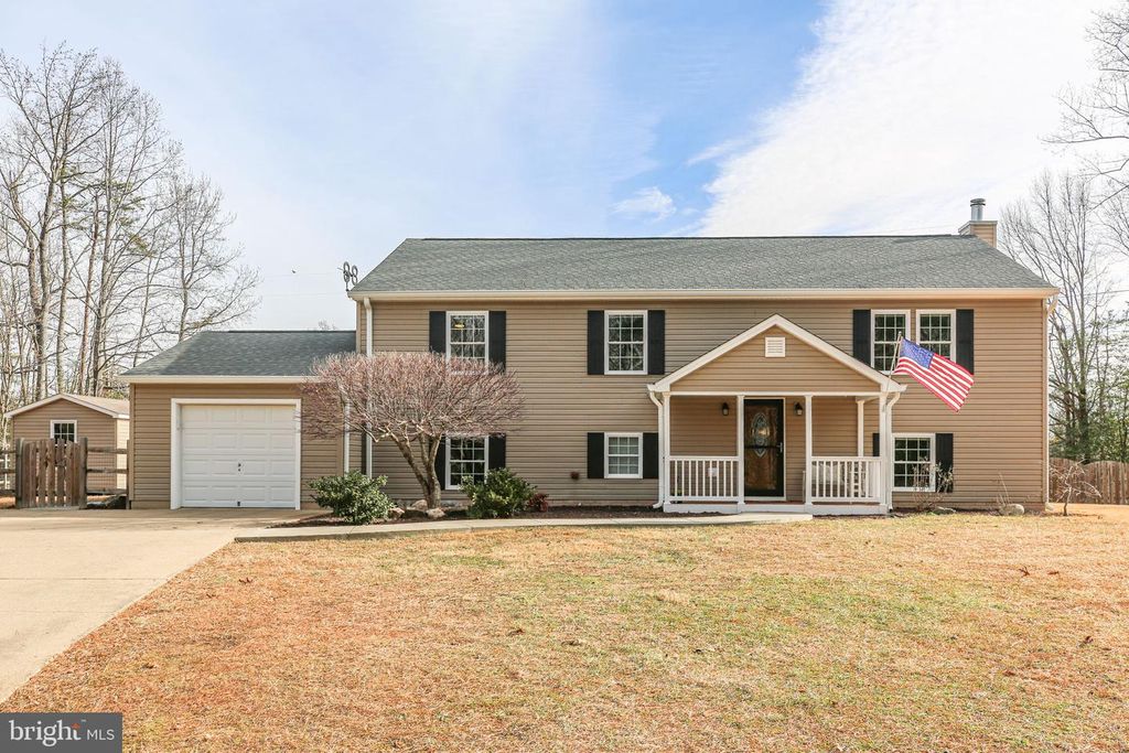 8515 FOUNDRY RUN DR, Fredericksburg, VA 22408