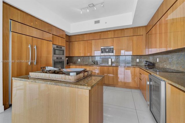 50 S Pointe Dr 2102, Miami Beach, FL 33139