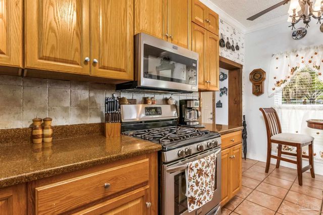 2 Adkinson Dr, Pensacola, FL 32506