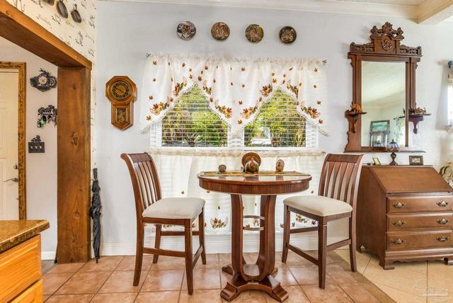 2 Adkinson Dr, Pensacola, FL 32506