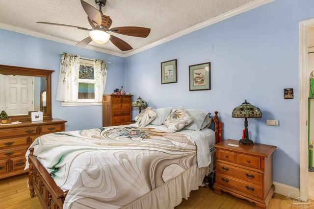 2 Adkinson Dr, Pensacola, FL 32506