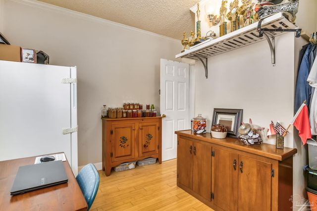 2 Adkinson Dr, Pensacola, FL 32506