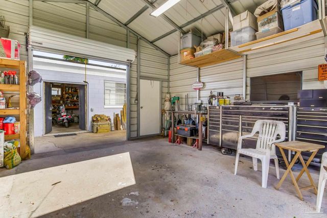 2 Adkinson Dr, Pensacola, FL 32506