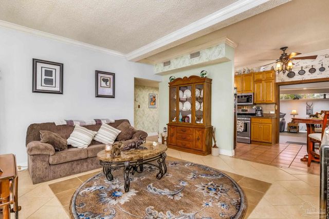 2 Adkinson Dr, Pensacola, FL 32506