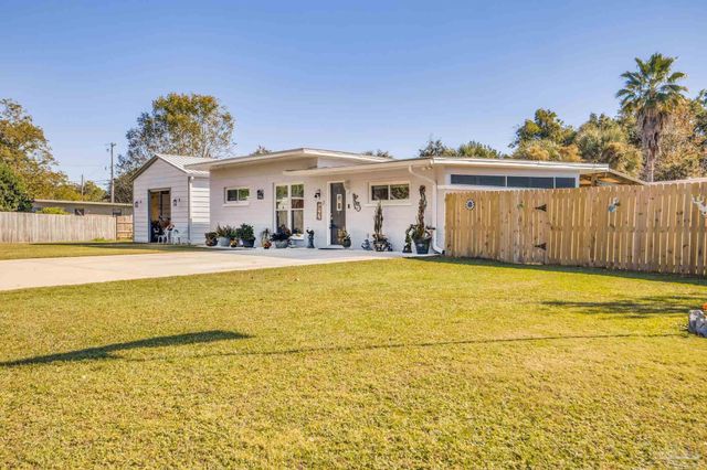 2 Adkinson Dr, Pensacola, FL 32506