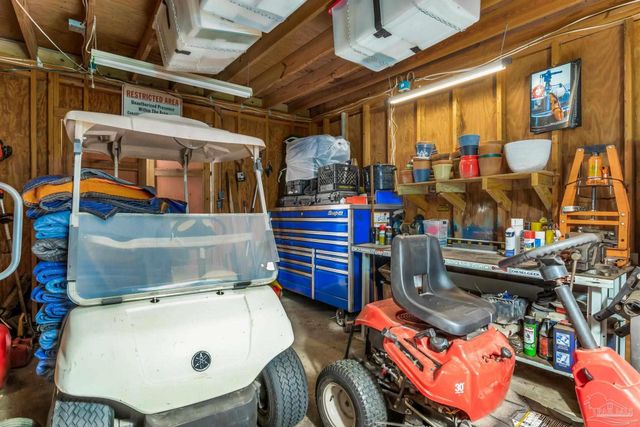 2 Adkinson Dr, Pensacola, FL 32506