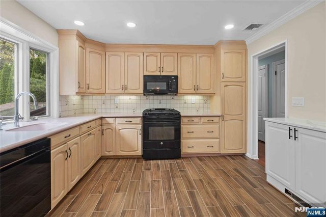 230 Orchard Drive, Mahwah, NJ 07430