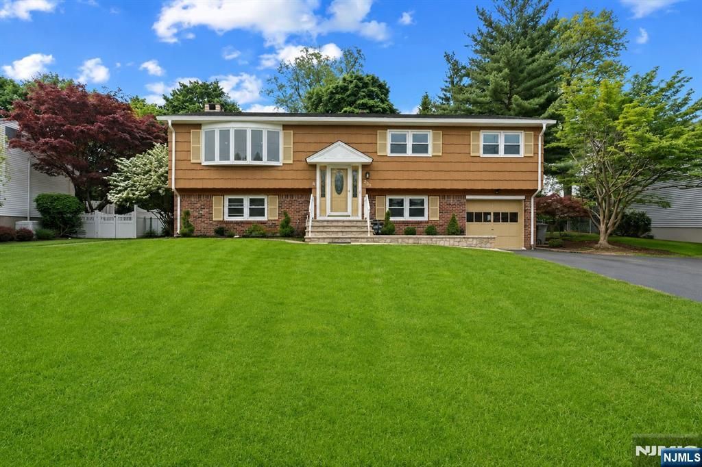 230 Orchard Drive, Mahwah, NJ 07430
